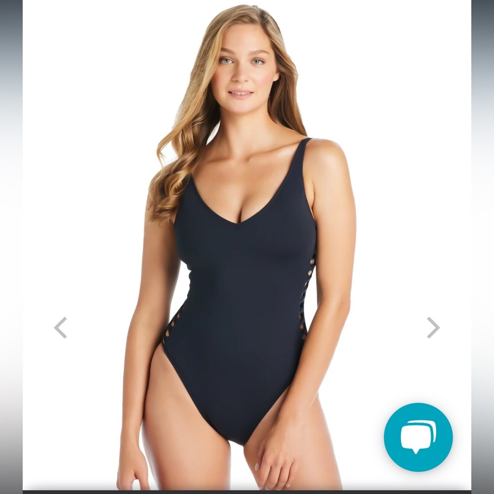 Beautiful sexy supportive one piece swim suit !! Brand new. Only tried it on .
